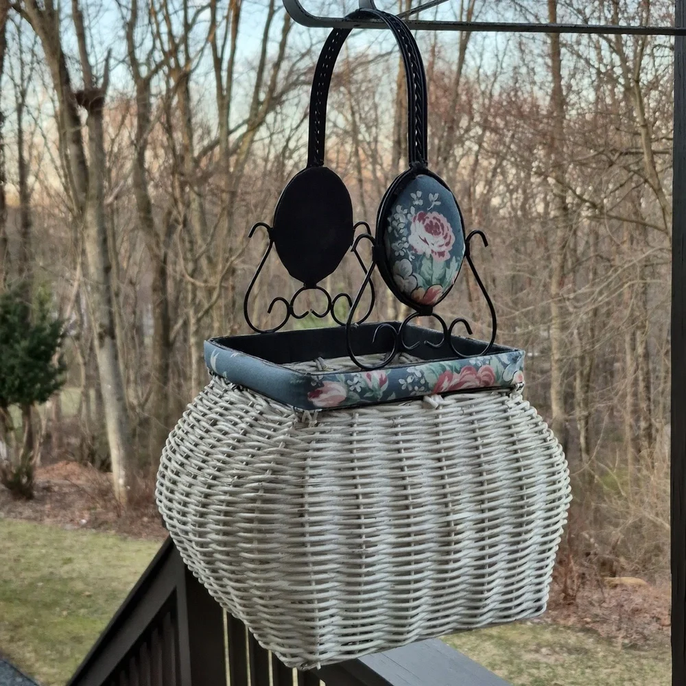 Vintage WhiteWicker Nesting Floral Quilt Metal Handle Basket